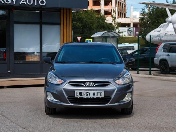 Hyundai Solaris I с пробегом 2012 года, цена 650 000 рублей, 182955 км, хэтчбек, Автокод Объявления