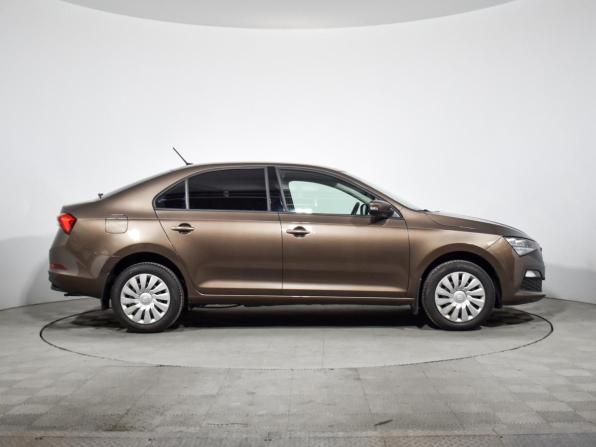Skoda Rapid II с пробегом 2021 года, цена 1 699 000 рублей, 23106 км, лифтбек, Автокод Объявления