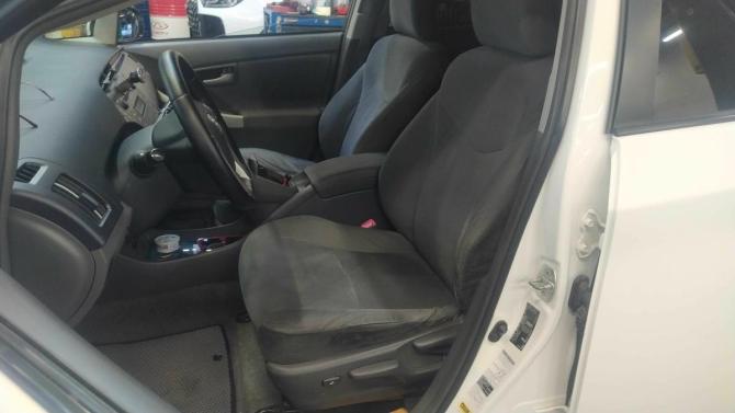 Toyota Prius III (XW30) с пробегом 2009 года, цена 940 000 рублей, 335871 км, лифтбек, Автокод Объявления