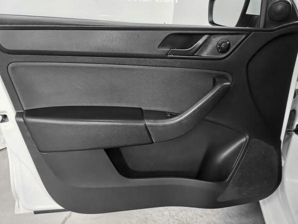 Skoda Rapid I с пробегом 2016 года, цена 960 000 рублей, 172000 км, лифтбек, Автокод Объявления