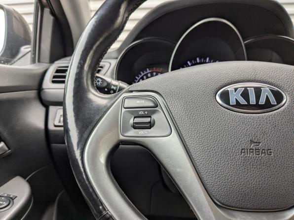 Kia Rio III Рестайлинг с пробегом 2017 года, цена 1 300 000 рублей, 76000 км, седан, Автокод Объявления
