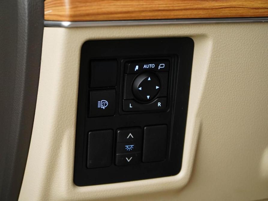Toyota Land Cruiser Prado 150 Series Рестайлинг 2 Москва  - изображение 17