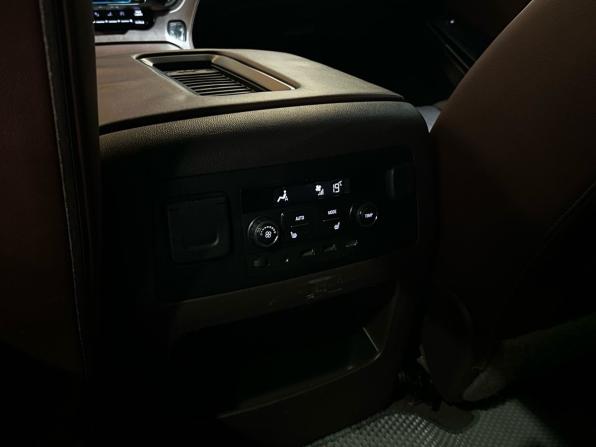 Chevrolet Tahoe IV с пробегом 2018 года, цена 3 124 000 рублей, 269854 км, внедорожник, Автокод Объявления
