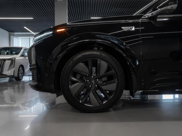 Li Auto (Lixiang) L7 I с пробегом 2023 года, цена 6 750 000 рублей, 5883 км, внедорожник, Автокод Объявления