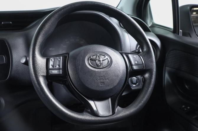 Toyota Vitz III (XP130) Рестайлинг 2 с пробегом 2018 года, цена 1 199 000 рублей, 71000 км, хэтчбек, Автокод Объявления