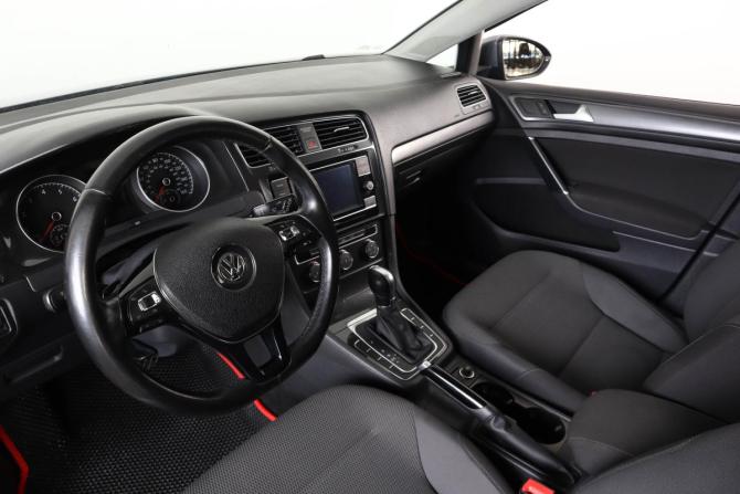 Volkswagen Golf VII Рестайлинг с пробегом 2018 года, цена 1 529 000 рублей, 73800 км, универсал, Автокод Объявления