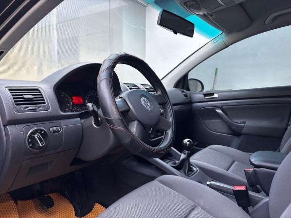 Volkswagen Golf V с пробегом 2004 года, цена 399 000 рублей, 282152 км, хэтчбек, Автокод Объявления