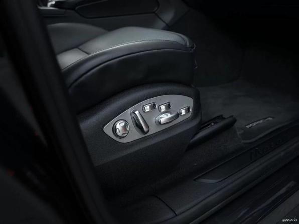 Porsche Macan I Рестайлинг 2 с пробегом 2023 года, цена 9 900 000 рублей, 17521 км, внедорожник, Автокод Объявления