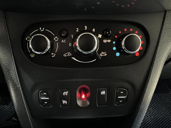 Renault Logan II с пробегом 2014 года, цена 699 000 рублей, 148000 км, седан, Автокод Объявления