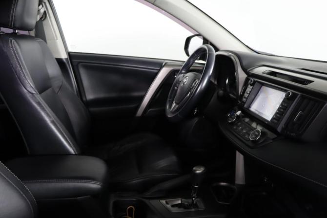 Toyota RAV4 IV (XA40) Рестайлинг с пробегом 2017 года, цена 2 569 990 рублей, 104302 км, внедорожник, Автокод Объявления