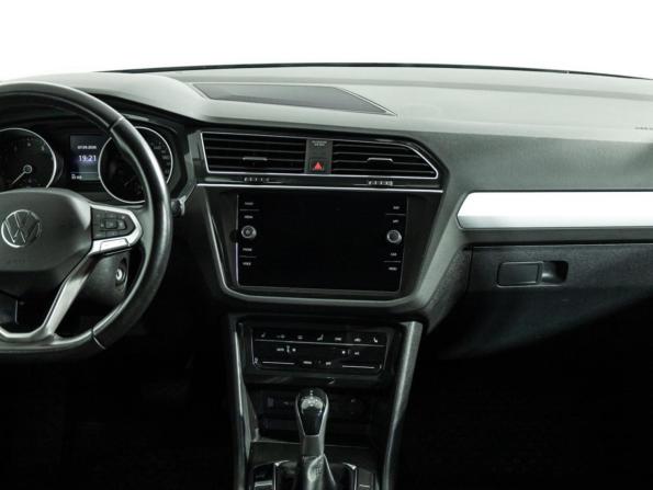 Volkswagen Tiguan II Рестайлинг с пробегом 2021 года, цена 2 579 700 рублей, 65190 км, внедорожник, Автокод Объявления