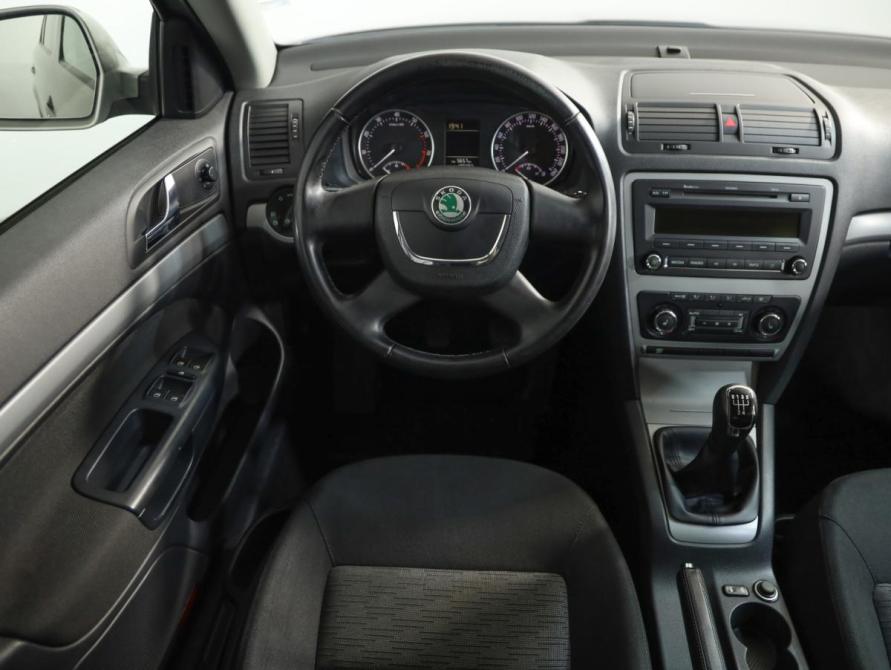 Skoda Octavia II (A5) Рестайлинг Санкт-Петербург  - изображение 11