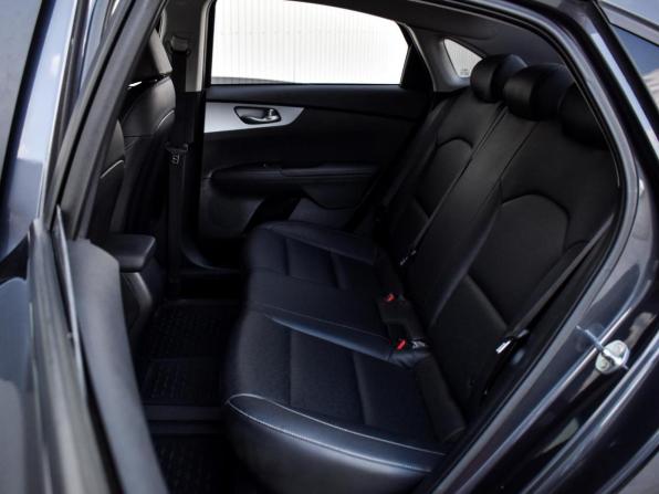 Kia K3 II Рестайлинг с пробегом 2022 года, цена 2 175 000 рублей, 134743 км, седан, Автокод Объявления