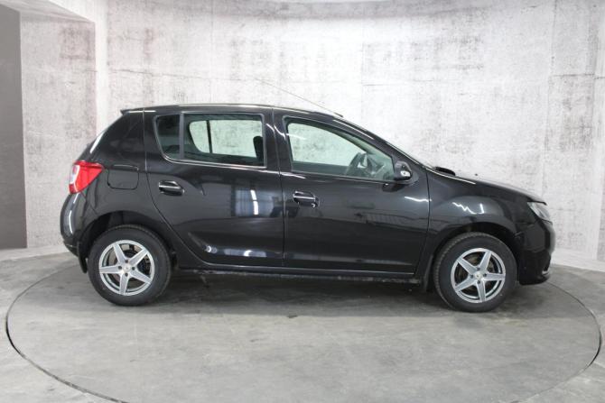 Renault Sandero II с пробегом 2015 года, цена 715 000 рублей, 161885 км, хэтчбек, Автокод Объявления