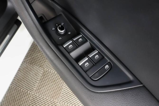 Audi A4 V (B9) с пробегом 2017 года, цена 2 049 000 рублей, 73500 км, универсал, Автокод Объявления