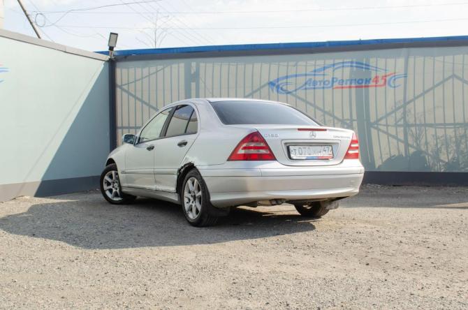 Mercedes-Benz C-Класс II (W203) Рестайлинг с пробегом 2005 года, цена 444 000 рублей, 355900 км, седан, Автокод Объявления