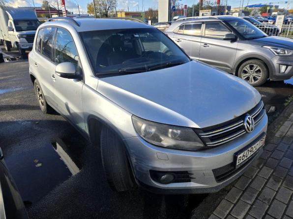 Volkswagen Tiguan I Рестайлинг с пробегом 2012 года, цена 729 000 рублей, 240000 км, внедорожник, Автокод Объявления