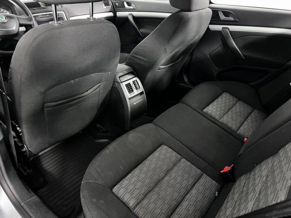 Skoda Octavia II (A5) Рестайлинг с пробегом 2011 года, цена 570 000 рублей, 389116 км, лифтбек, Автокод Объявления