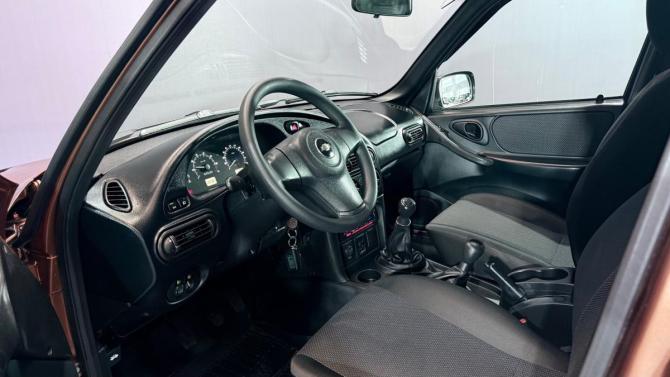 Chevrolet Niva I Рестайлинг с пробегом 2018 года, цена 720 000 рублей, 90000 км, внедорожник, Автокод Объявления