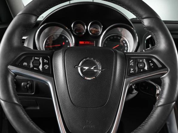 Opel Astra J Рестайлинг с пробегом 2013 года, цена 1 199 000 рублей, 163802 км, седан, Автокод Объявления