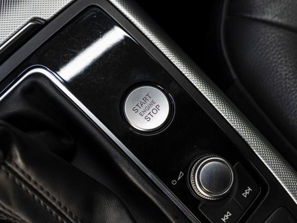 Audi A6 IV (C7) Рестайлинг с пробегом 2015 года, цена 2 299 000 рублей, 178887 км, седан, Автокод Объявления