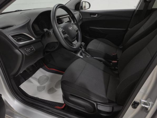 Hyundai Solaris II с пробегом 2018 года, цена 1 095 000 рублей, 153379 км, седан, Автокод Объявления