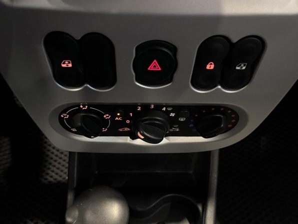 Renault Sandero I с пробегом 2012 года, цена 672 000 рублей, 106614 км, хэтчбек, Автокод Объявления