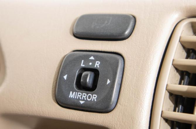 Toyota Vista V (V50) с пробегом 2000 года, цена 649 000 рублей, 299000 км, универсал, Автокод Объявления