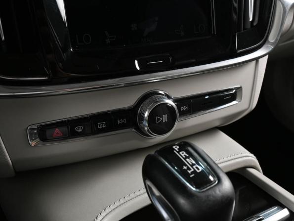 Volvo S90 II с пробегом 2017 года, цена 2 779 000 рублей, 241030 км, седан, Автокод Объявления