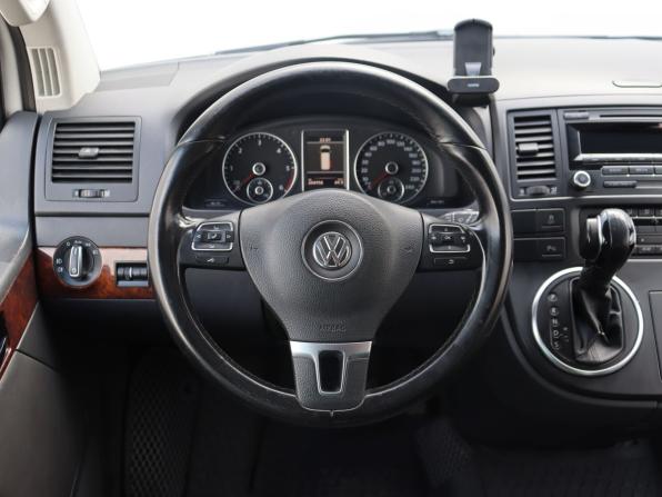 Volkswagen Multivan T5 Рестайлинг с пробегом 2013 года, цена 2 019 000 рублей, 204958 км, минивэн, Автокод Объявления