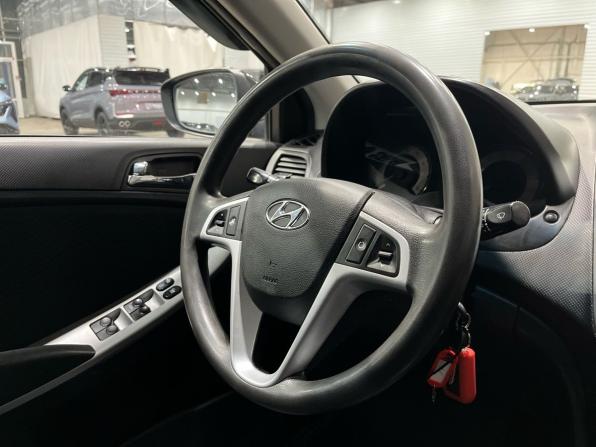 Hyundai Solaris I с пробегом 2013 года, цена 680 000 рублей, 230092 км, седан, Автокод Объявления