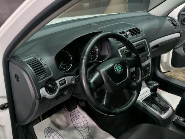 Skoda Octavia II (A5) Рестайлинг с пробегом 2012 года, цена 800 000 рублей, 370719 км, лифтбек, Автокод Объявления