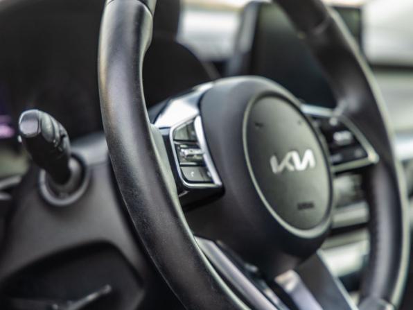 Kia Cerato IV Рестайлинг с пробегом 2022 года, цена 2 198 000 рублей, 99299 км, седан, Автокод Объявления