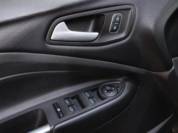 Ford Kuga II Рестайлинг с пробегом 2019 года, цена 1 650 000 рублей, 180000 км, внедорожник, Автокод Объявления