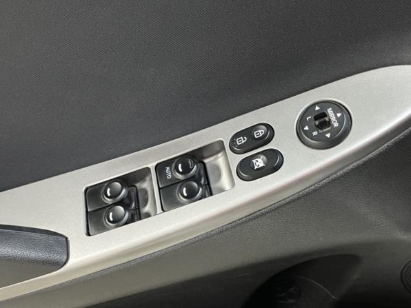 Hyundai Solaris I Рестайлинг с пробегом 2015 года, цена 1 095 000 рублей, 111720 км, седан, Автокод Объявления