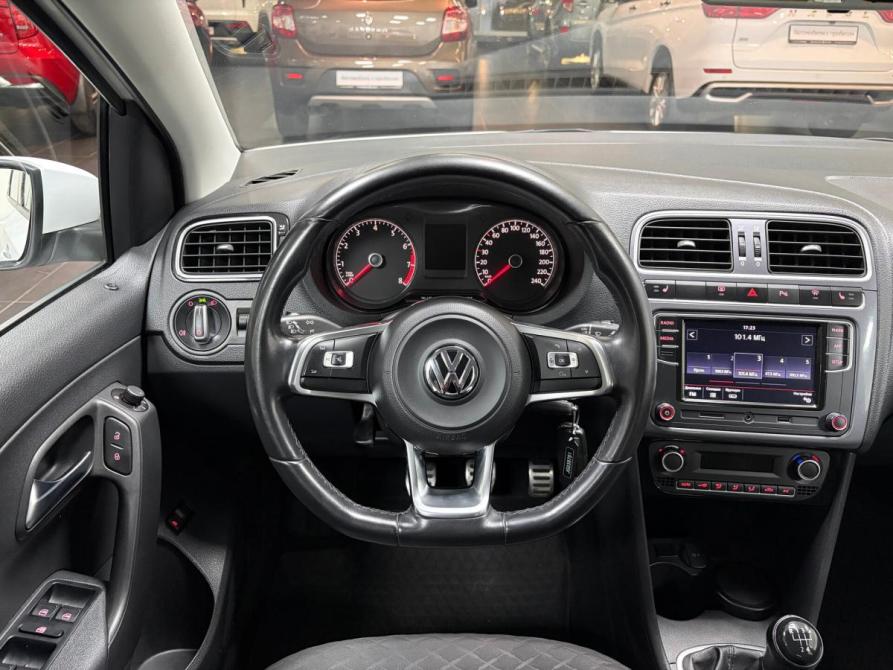 Volkswagen Polo V Рестайлинг Киров  - изображение 15