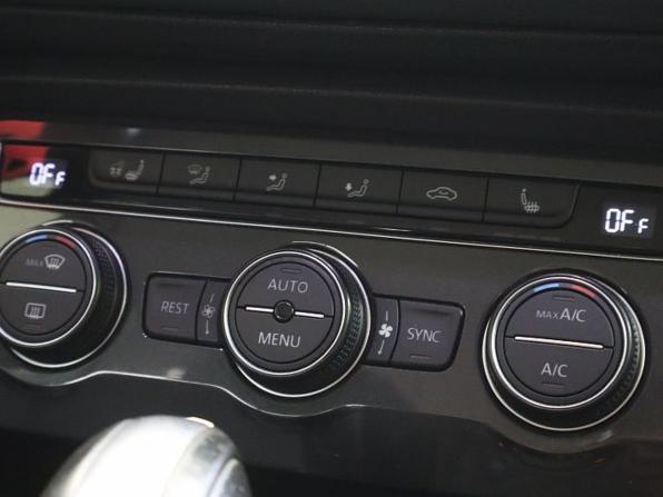 Volkswagen Tiguan II с пробегом 2019 года, цена 2 950 000 рублей, 123525 км, внедорожник, Автокод Объявления