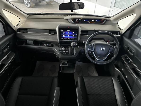 Honda Freed II Рестайлинг с пробегом 2021 года, цена 2 190 000 рублей, 70906 км, компактвэн, Автокод Объявления