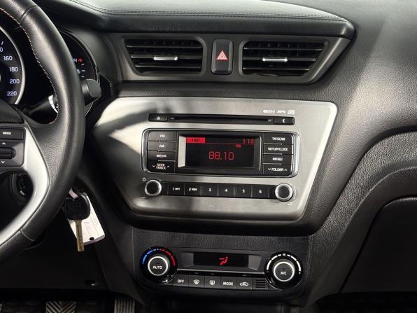 Kia Rio III Рестайлинг с пробегом 2016 года, цена 1 230 000 рублей, 121617 км, седан, Автокод Объявления