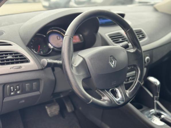 Renault Fluence I Рестайлинг с пробегом 2014 года, цена 670 000 рублей, 182000 км, седан, Автокод Объявления