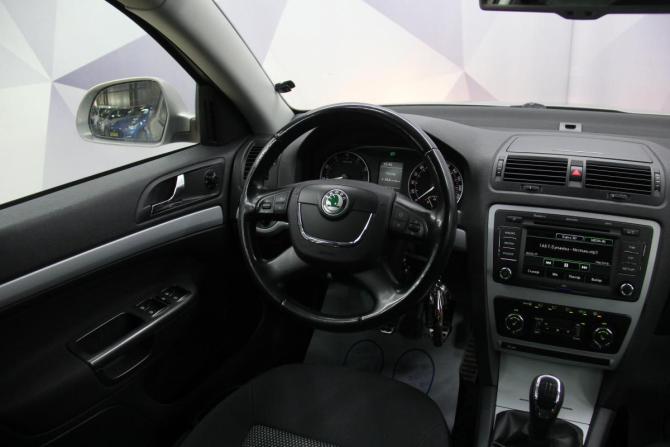 Skoda Octavia II (A5) Рестайлинг с пробегом 2011 года, цена 949 000 рублей, 188690 км, универсал, Автокод Объявления