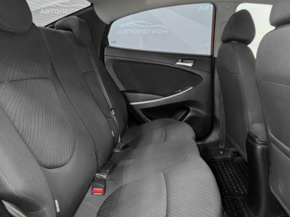 Hyundai Solaris I Рестайлинг с пробегом 2015 года, цена 1 050 000 рублей, 178171 км, седан, Автокод Объявления