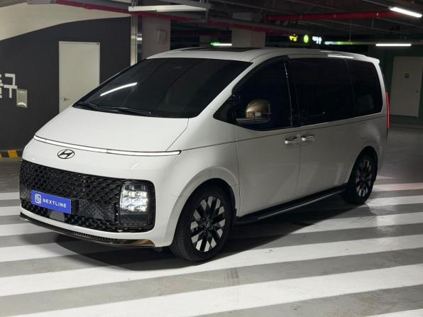 Hyundai Staria I с пробегом 2025 года, цена 8 990 000 рублей, 14900 км, минивэн, Автокод Объявления