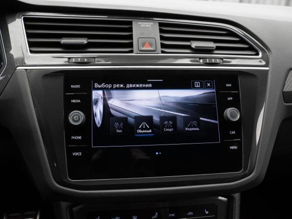 Volkswagen Tiguan II Рестайлинг с пробегом 2021 года, цена 4 140 000 рублей, 68240 км, внедорожник, Автокод Объявления