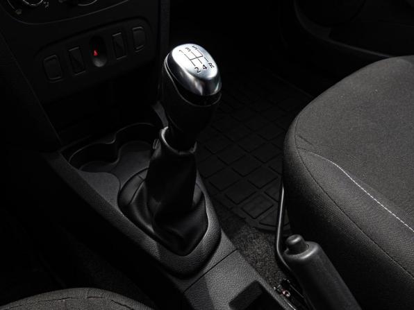 Renault Sandero II Рестайлинг с пробегом 2020 года, цена 1 260 000 рублей, 67210 км, хэтчбек, Автокод Объявления