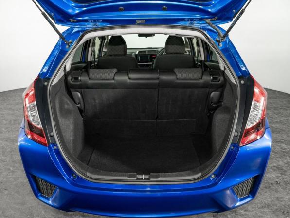 Honda Fit III с пробегом 2013 года, цена 930 500 рублей, 114700 км, хэтчбек, Автокод Объявления