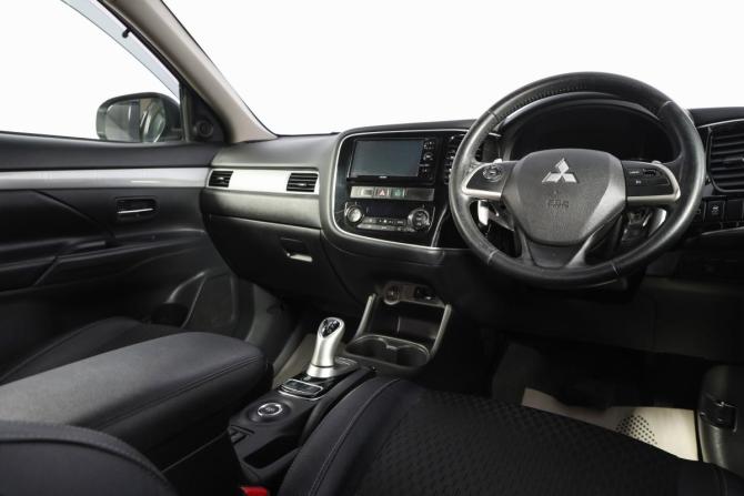 Mitsubishi Outlander III Рестайлинг 2 с пробегом 2015 года, цена 1 939 000 рублей, 201200 км, внедорожник, Автокод Объявления