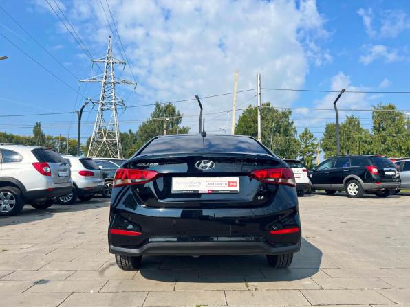 Hyundai Solaris II с пробегом 2018 года, цена 1 239 300 рублей, 122307 км, седан, Автокод Объявления