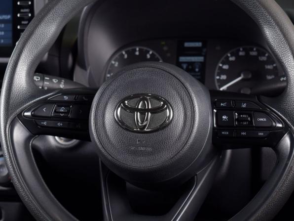 Toyota Yaris IV с пробегом 2021 года, цена 1 435 995 рублей, 97015 км, хэтчбек, Автокод Объявления
