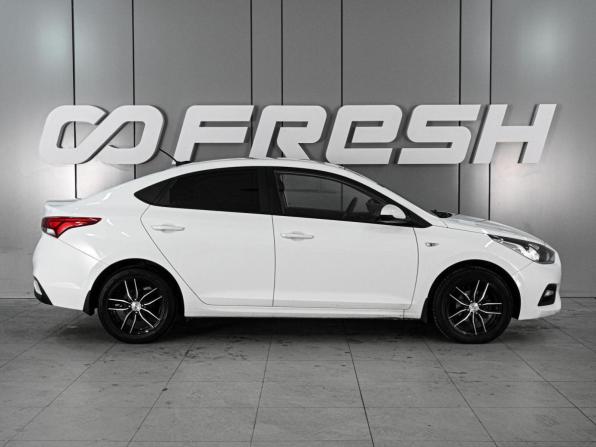 Hyundai Solaris II с пробегом 2017 года, цена 1 389 000 рублей, 113432 км, седан, Автокод Объявления